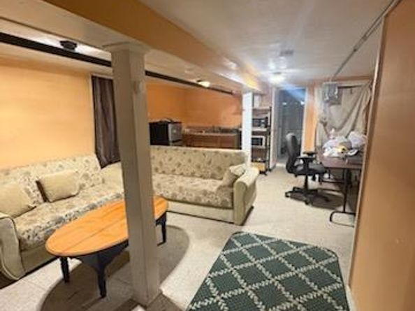 19144 113th Road, Saint Albans NY 11412