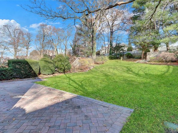 171 School Street, Oyster Bay NY 11771