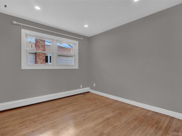 171 School Street, Oyster Bay NY 11771