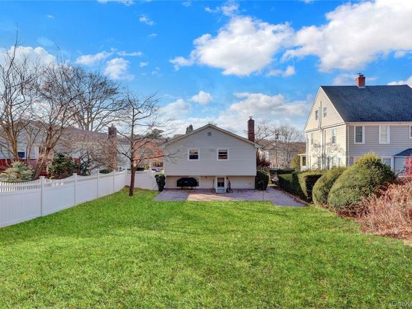 171 School Street, Oyster Bay NY 11771