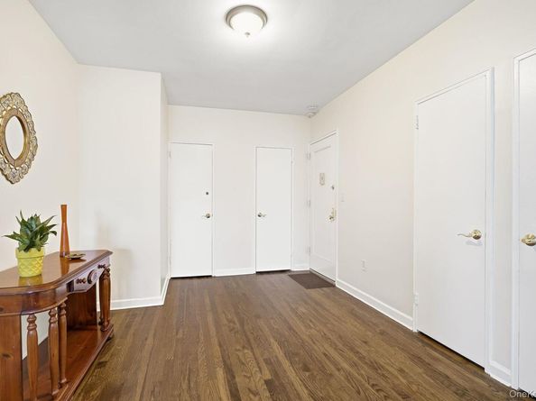 2 Overlook Road 3C3, White Plains NY 10605
