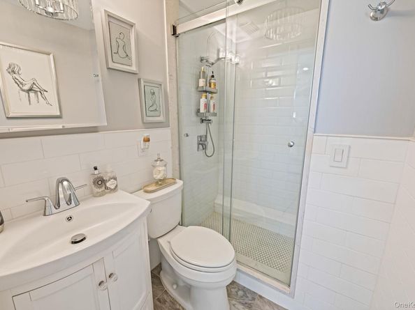 248 Arnold Avenue, West Babylon NY 11704