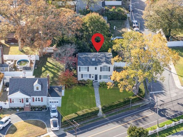 248 Arnold Avenue, West Babylon NY 11704