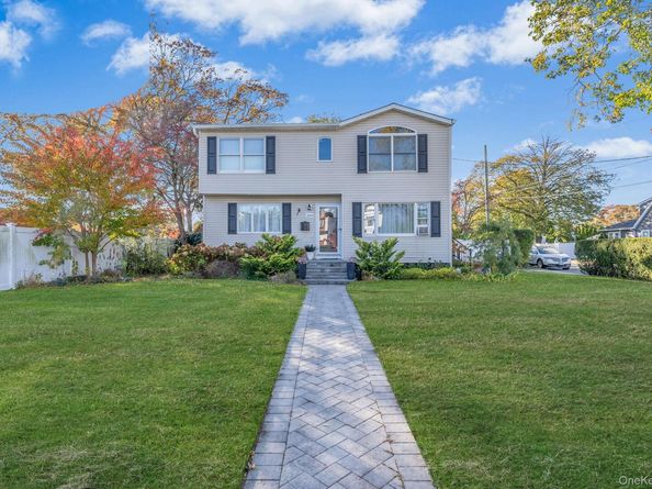 248 Arnold Avenue, West Babylon NY 11704