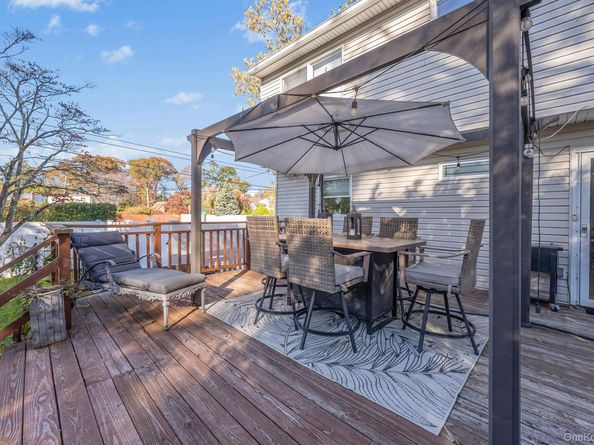 248 Arnold Avenue, West Babylon NY 11704