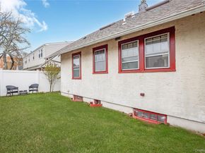 51 Castleton Court, Oceanside NY 11572