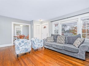 51 Castleton Court, Oceanside NY 11572