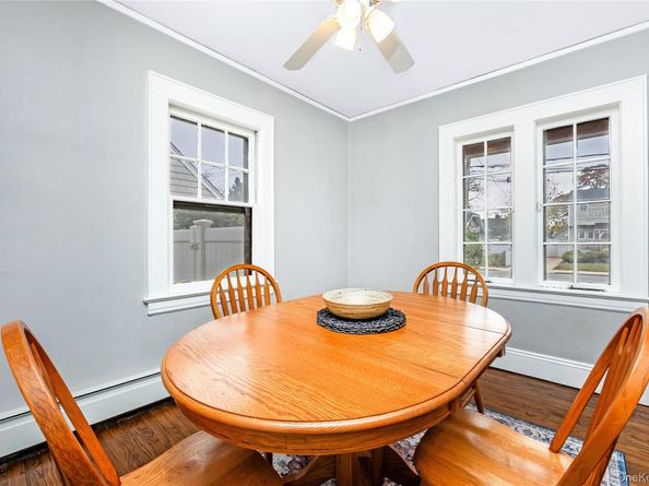 51 Castleton Court, Oceanside NY 11572