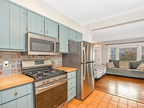 51 Castleton Court, Oceanside NY 11572