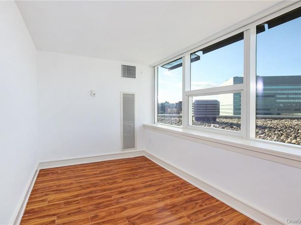 1 Renaissance Square 11G, White Plains NY 10601