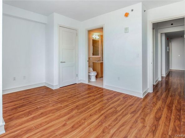 1 Renaissance Square 11G, White Plains NY 10601