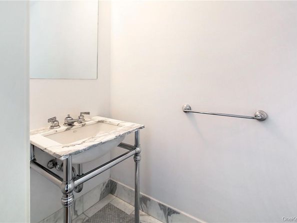 1 Renaissance Square 11G, White Plains NY 10601