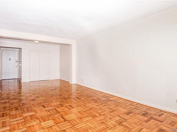 3531 Bronxwood Avenue 1G, Bronx NY 10469