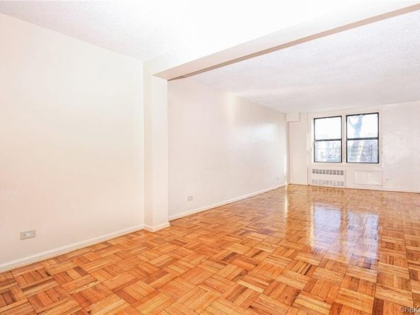 3531 Bronxwood Avenue 1G, Bronx NY 10469