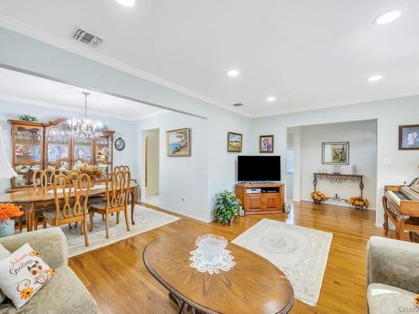 7 Montana Street, Hicksville NY 11801