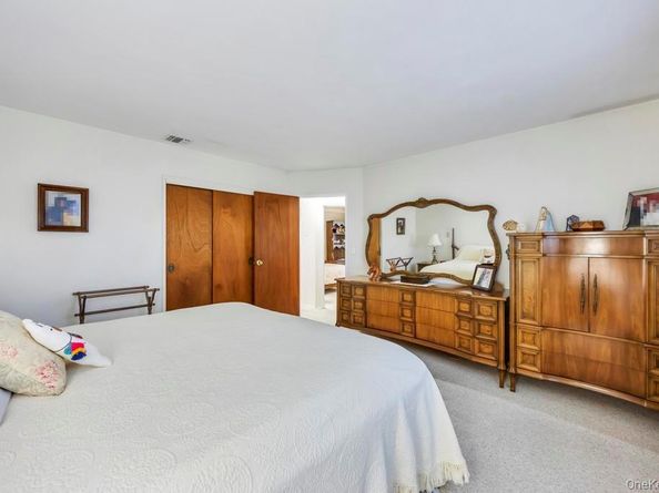 7 Montana Street, Hicksville NY 11801