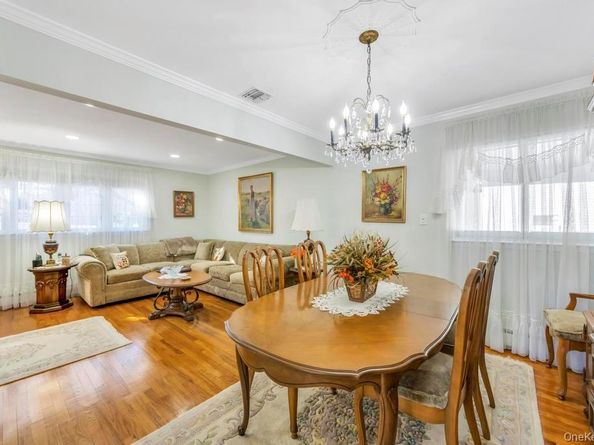 7 Montana Street, Hicksville NY 11801