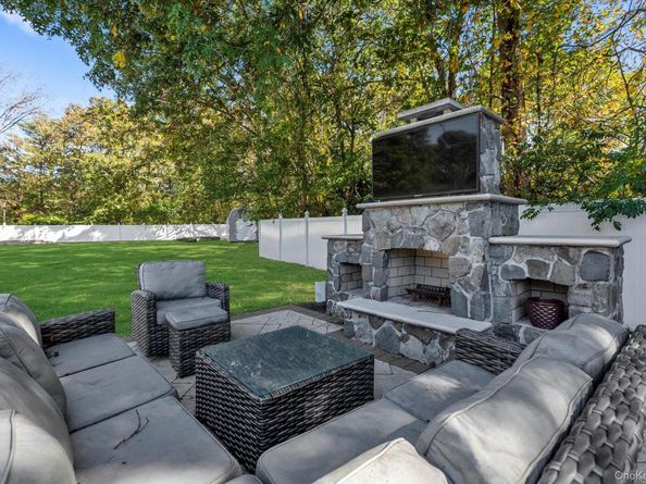 93 Gibbs Pond Road, Nesconset NY 11767