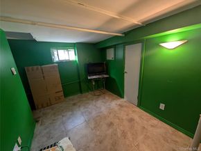 81 Cochran Place, Valley Stream NY 11581