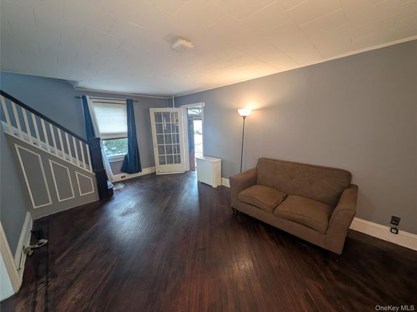 81 Cochran Place, Valley Stream NY 11581