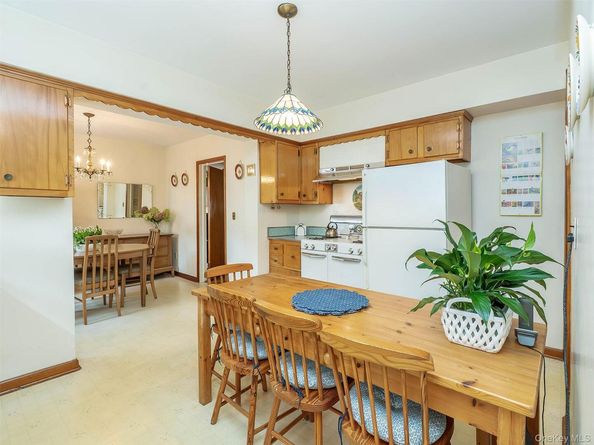 8 Cambridge, Glen Cove NY 11542
