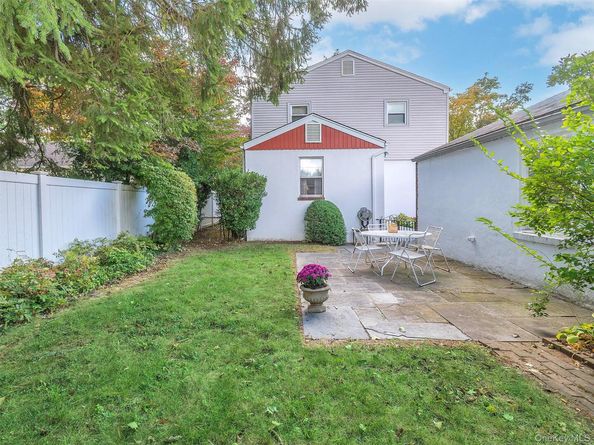 8 Cambridge, Glen Cove NY 11542