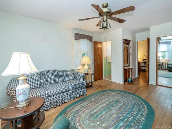 8 Cambridge, Glen Cove NY 11542