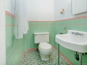 8 Cambridge, Glen Cove NY 11542