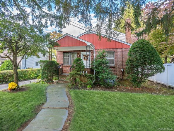 8 Cambridge, Glen Cove NY 11542