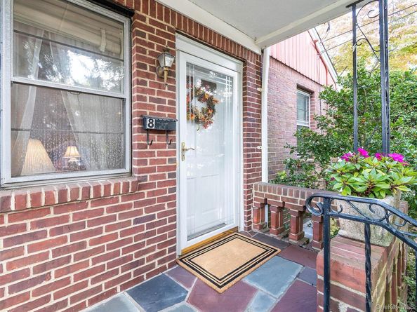8 Cambridge, Glen Cove NY 11542