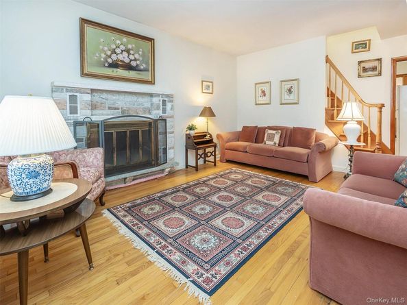8 Cambridge, Glen Cove NY 11542