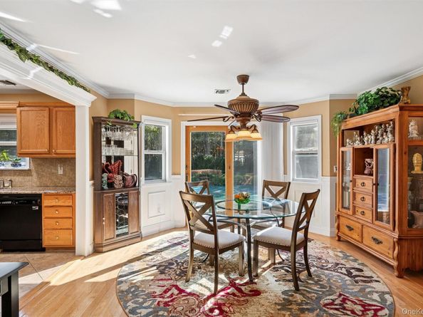 4 Palace Court, Manorville NY 11949