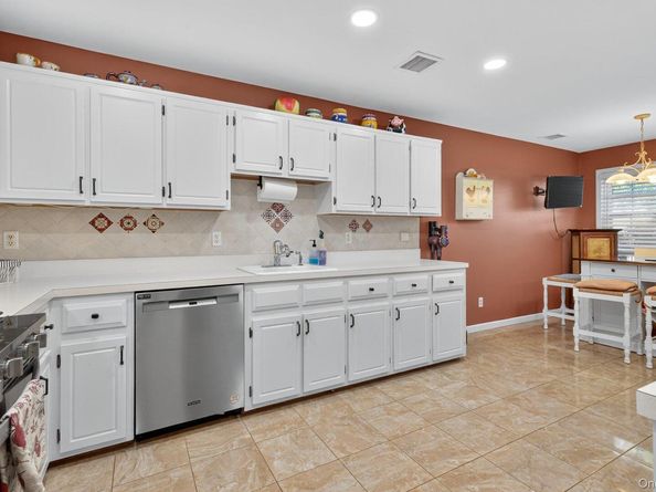 21 Indian Trace, Kings Park NY 11754