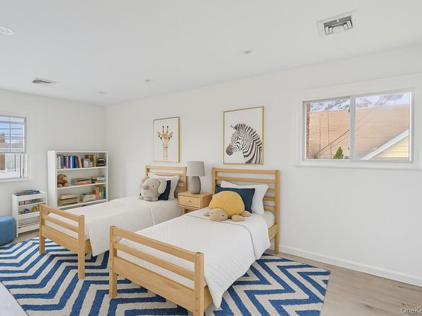 1269 Dekoven Street, Rockville Centre NY 11570