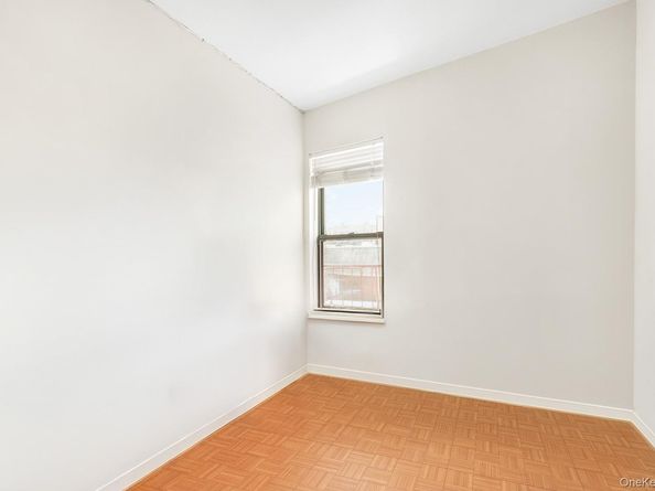 43-16 25th Avenue, Astoria NY 11103