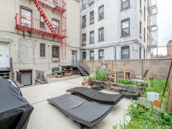 43-16 25th Avenue, Astoria NY 11103