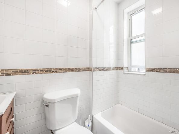 43-16 25th Avenue, Astoria NY 11103