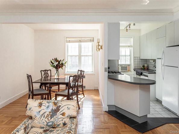 3 Midland Gardens 3K, Bronxville NY 10708