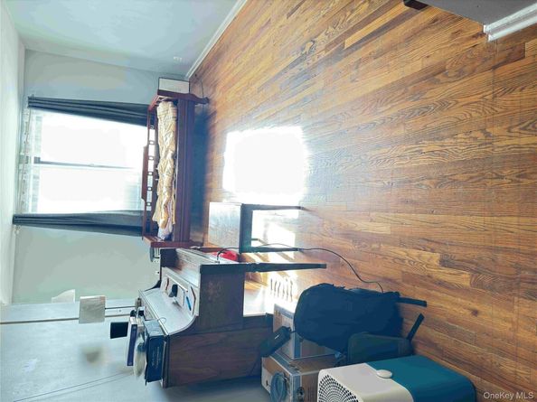 38-15 149th Street 3V, Flushing NY 11354