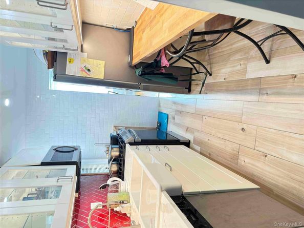 38-15 149th Street 3V, Flushing NY 11354