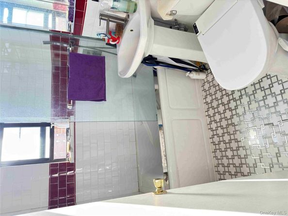 38-15 149th Street 3V, Flushing NY 11354