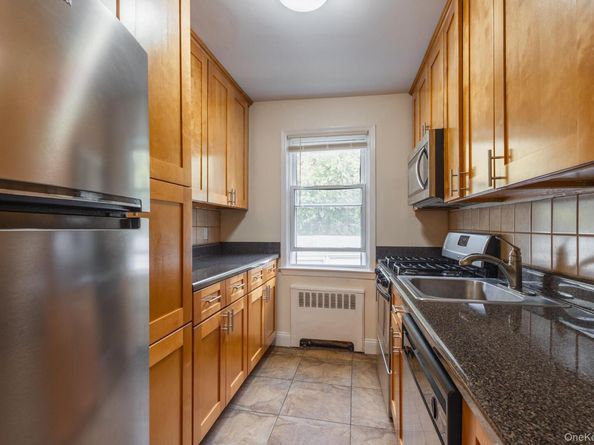 251-41 71st Road 54B, Bellerose NY 11426