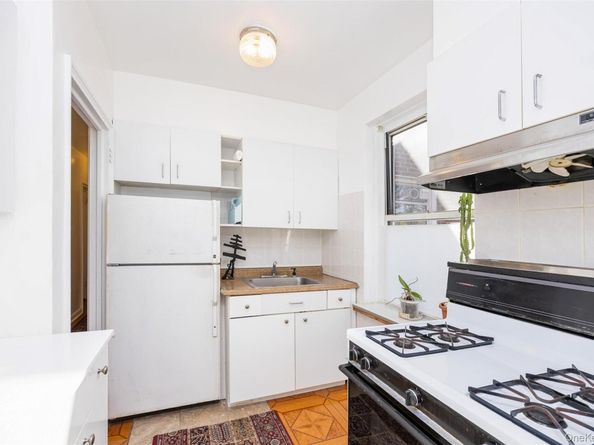 141-24 78 Road 3A, Flushing NY 11367