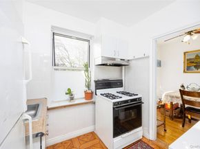 141-24 78 Road 3A, Flushing NY 11367