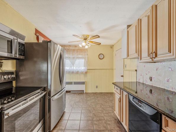 2001 N Jerusalem Road, East Meadow NY 11554