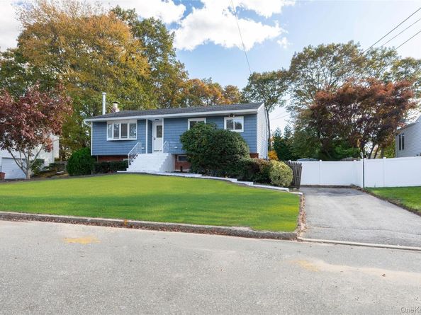 10 Sharon Drive, East Patchogue NY 11772