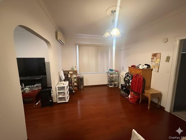 50-29 39th Place, Long Island City NY 11104