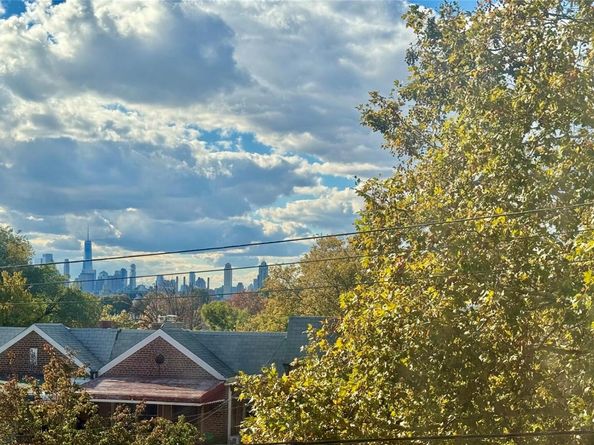 50-29 39th Place, Long Island City NY 11104