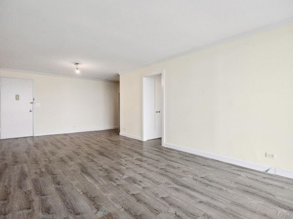2 Bay Club Drive 17Z2, Bayside NY 11360
