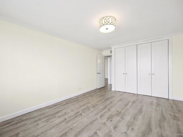 2 Bay Club Drive 17Z2, Bayside NY 11360
